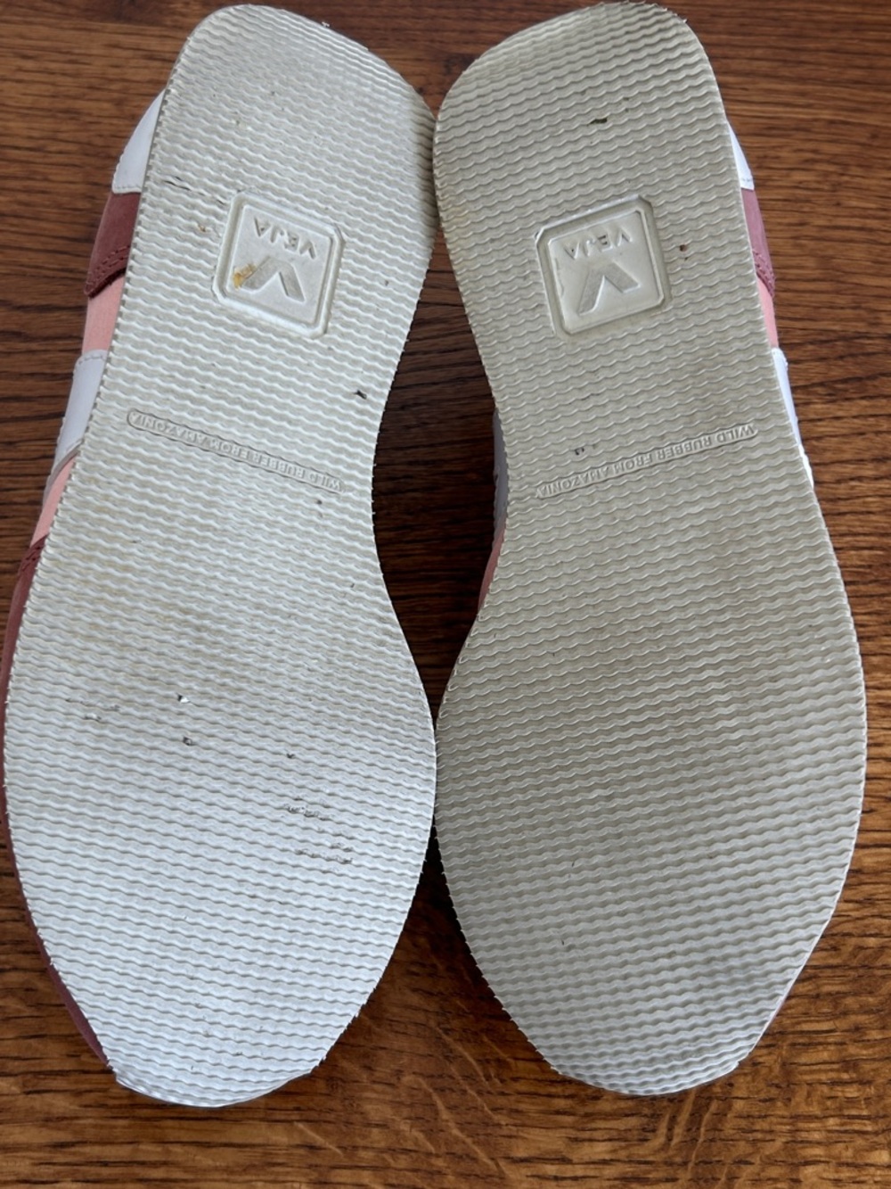 VEJA LEATHER/SATIN CASUAL SHOES - Picture 7 of 7